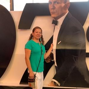 Meet your Posher, Elaine